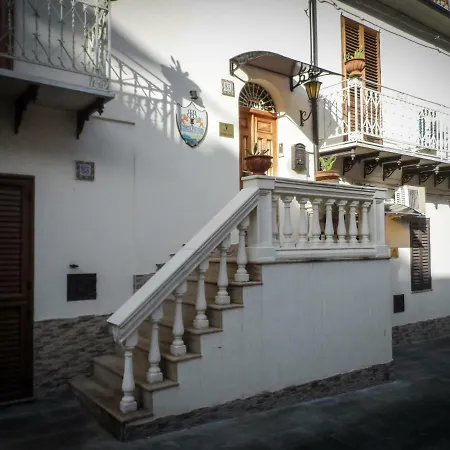 Pensión A Portapalermo Santo Stefano di Camastra